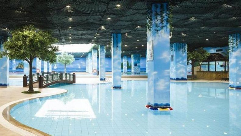 Bể bơi bốn mùa